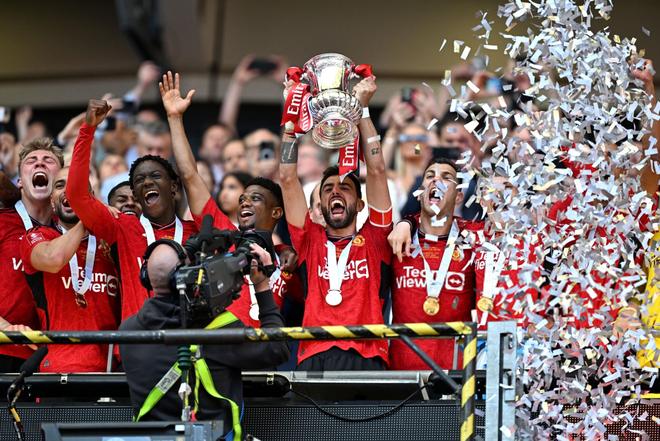 关于转会期突围战来临,曼联围绕德国杯强势反弹,更衣室稳定,心理建设被强调的信息 关于转会期突围战来临,曼联围绕德国杯强势反弹,更衣室稳定,心理建设被强调的信息