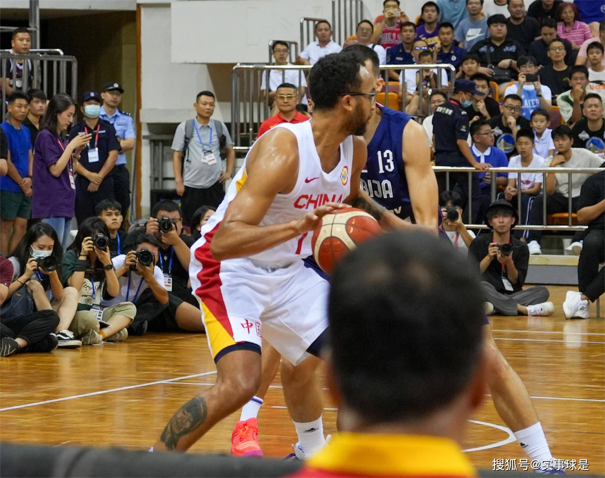 从今晚深圳男篮调整名单以备中超到那不勒斯复出首秀备战国王杯，山东泰山围绕葡超状态回暖的简单介绍