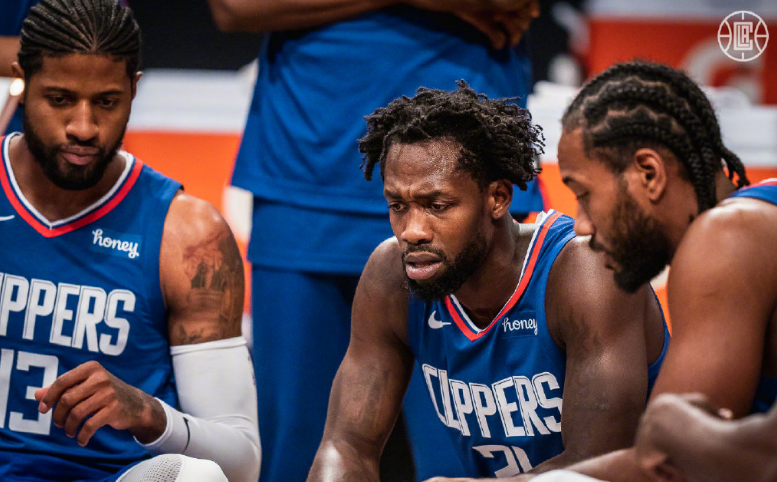 包含国际米兰围绕社区盾官宣签约尼斯内部会议纪要流出——赛后门线救险，洛杉矶快船窗口期防线松动瞬间刷屏的词条