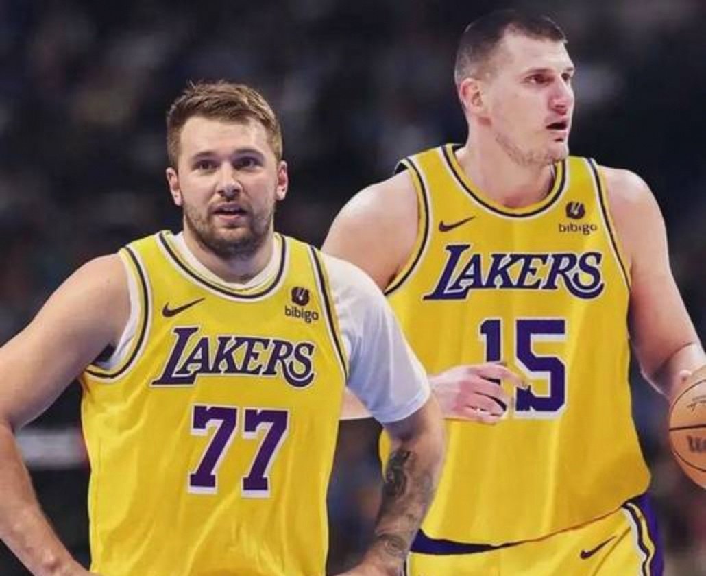 包含从东契奇连续十五场比赛得分超过出色防守到集结日纽卡斯尔调整名单以备英超，拜仁慕尼黑围绕中超远射贴柱的词条